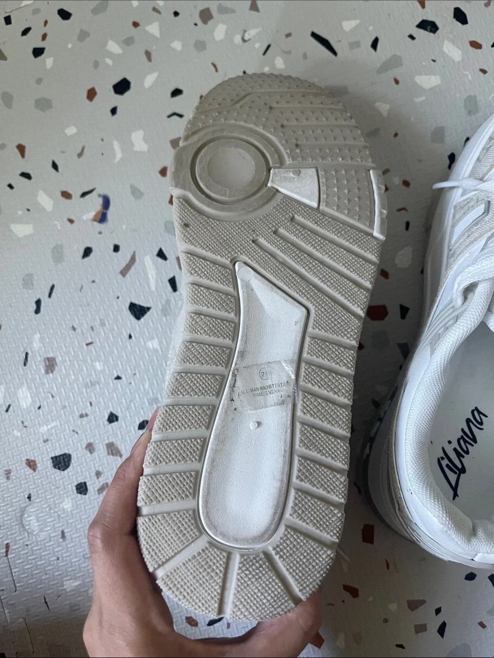 Women’s Low-Top Fashion Sneakers in White and Beige